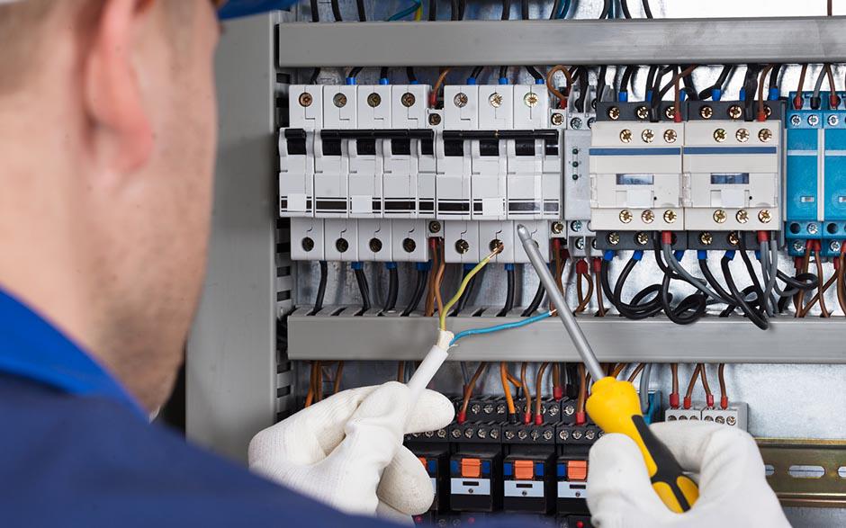 électricien dans le bâtiment Paris 7